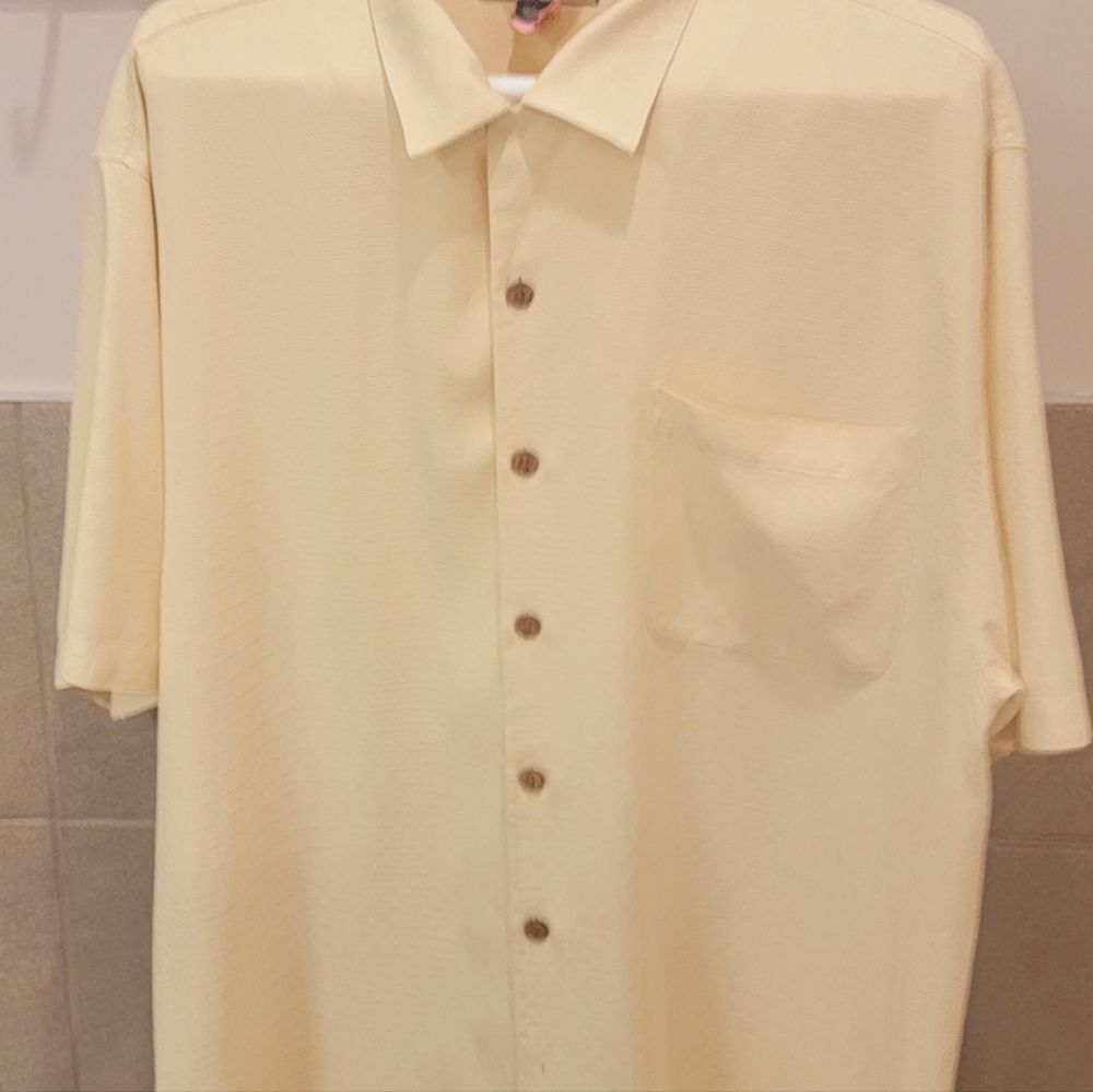 Tommy Bahama Large Cream Color L